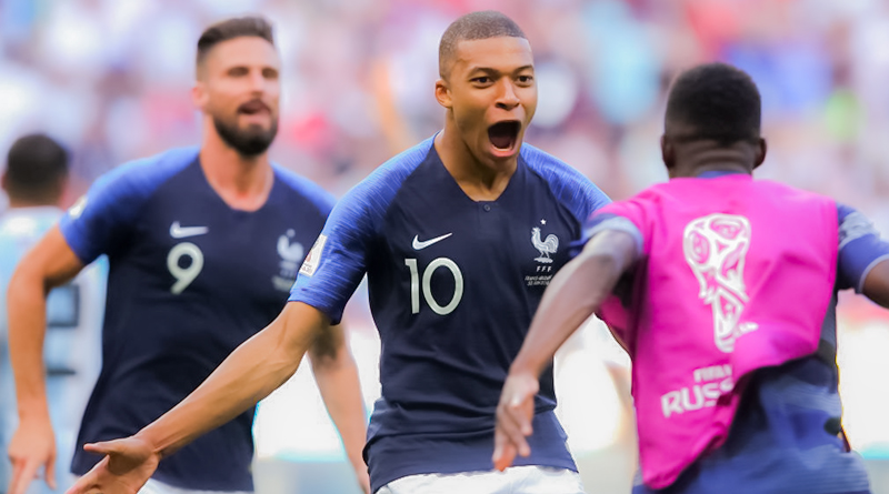 Франция обыгрывает Аргентину в 1/8 финала ЧМ со счетом 4:3